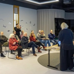 VHRS_-003_0326-27_WEB