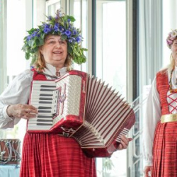 VHRS_-005_0725-26_WEB