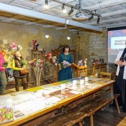 VHRS_-012_0625-10_WEB