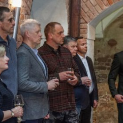 VHRS_021_0426-29_WEB