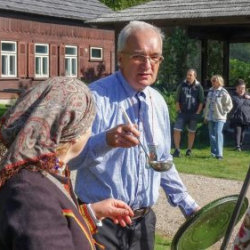 VHRS_-012_1025-8_WEB