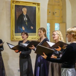 VHRS_-020_0825_KOPG-169_WEB