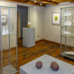 Ventspils-Hronika-Starptautiska-mazo-formu-keramikas-simpozija-Navigacija-2025-noslegums-2