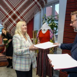 VHRS_-020_1225-16_WEB