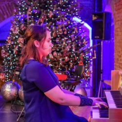 Ziemassvētku koncerts Pilī  - “Kaut kur”