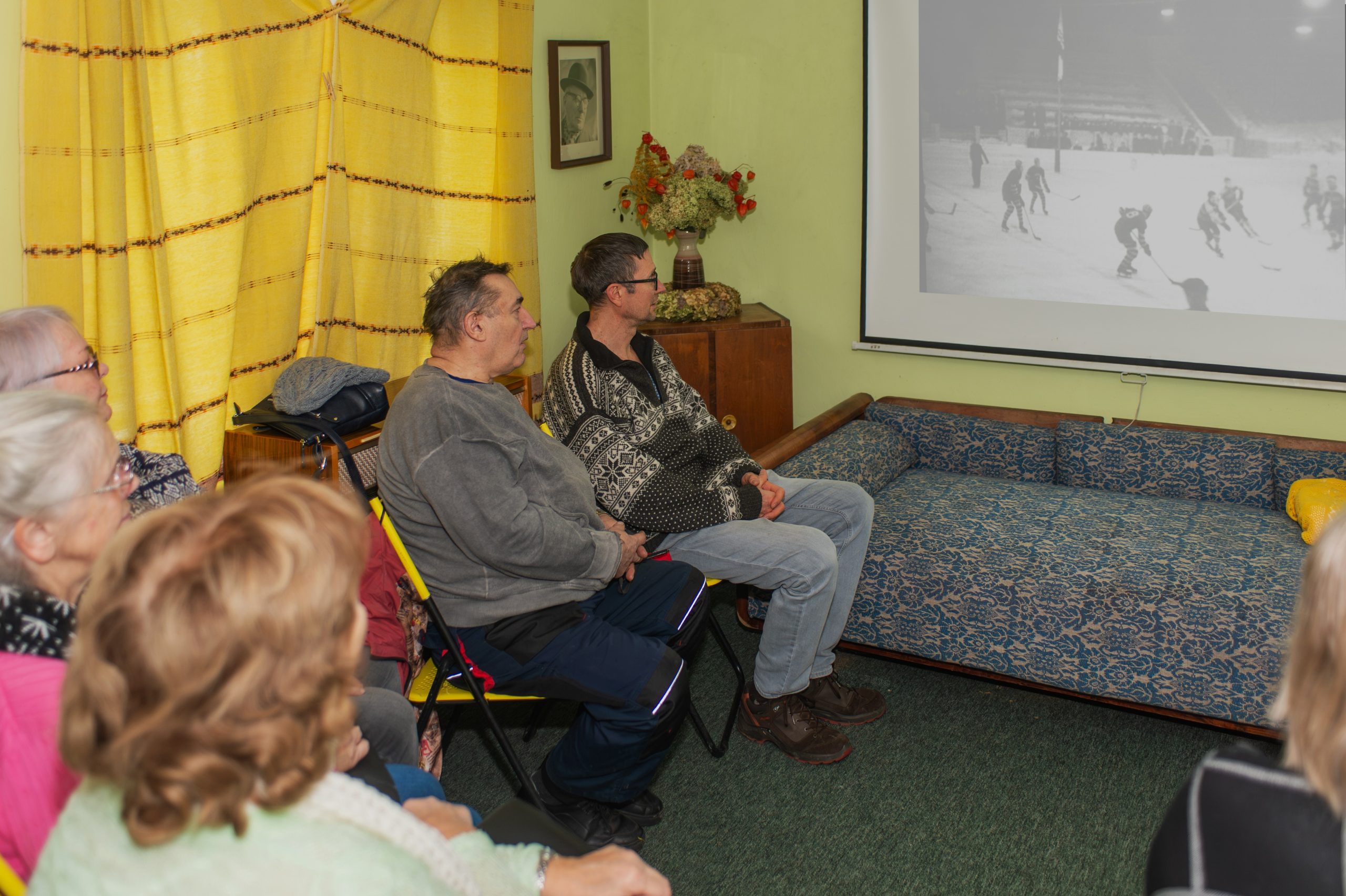 Kino žurnāla "Padomju Latvija" fragmentu demonstrēšana H. Dorbes muzejā