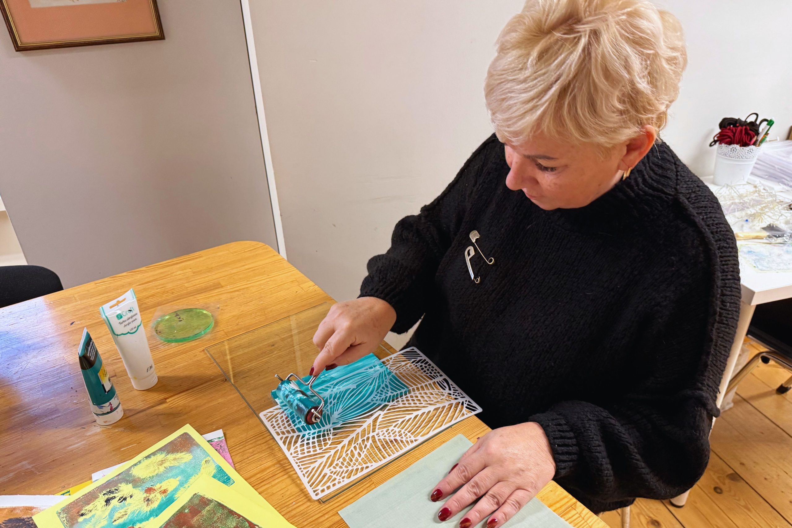 Pastkartīšu darbnīca gēla apdrukas tehnikā